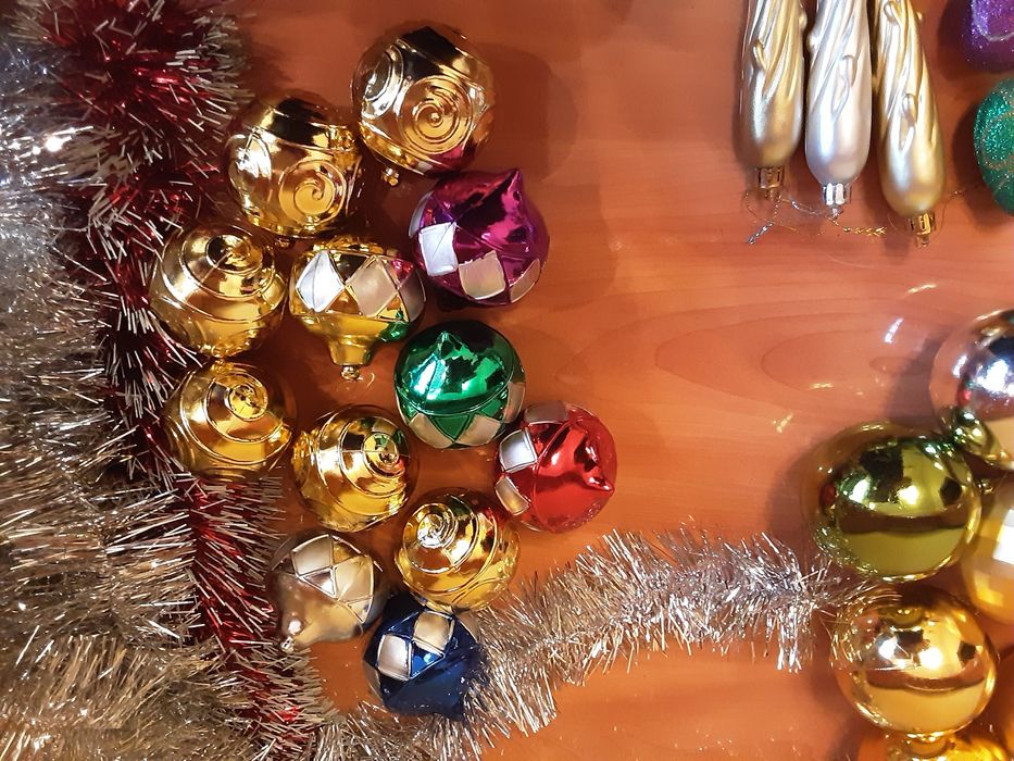 Новий Рік Іграшки по 10 грн Багато