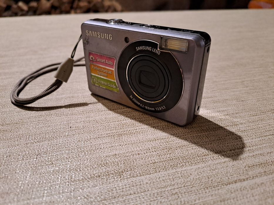 Samsung Camera, 10.2 Megapixels64284394115459120