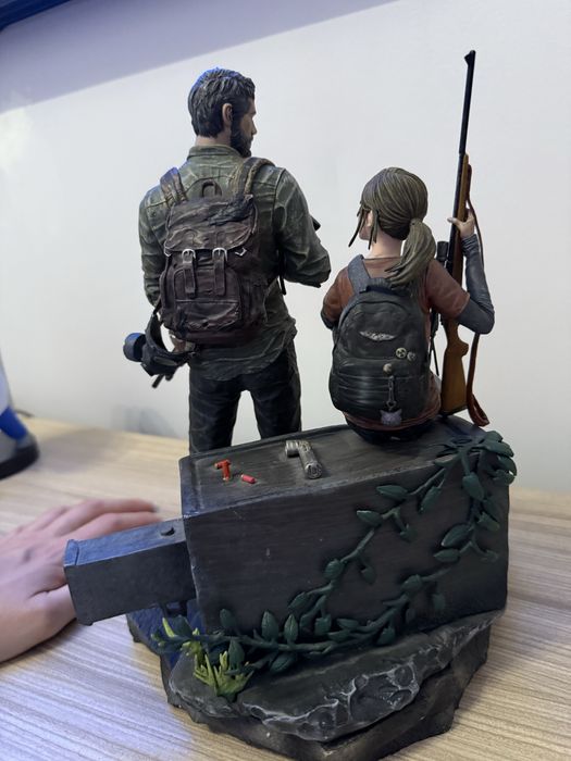 The Last of us post pandemic edition Joel & Ellie Estátua PS3 Raro