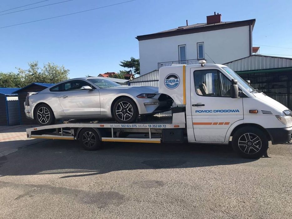 Wynajem wypożyczenie autolaweta laweta pomoc drogowa .