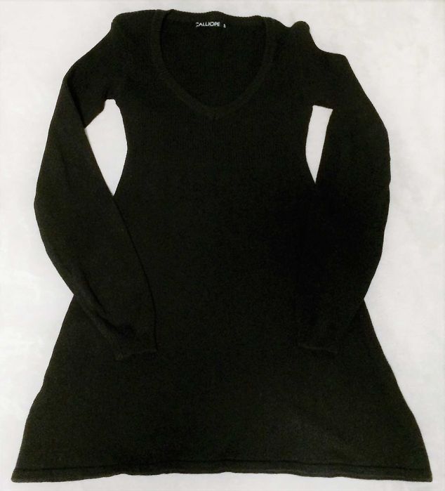 Sukienka czarna dzianina rozmiar S , dekolt V