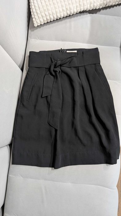 Спідниця чорна трапеція з поясом h&m 36/38 розмір