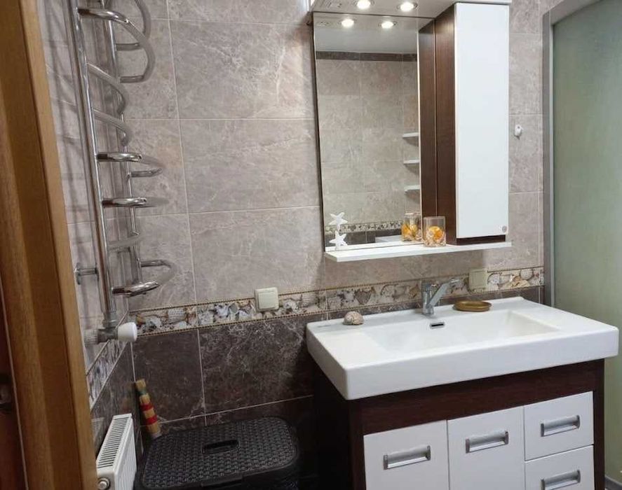 Продаж будинку в центрі Винник