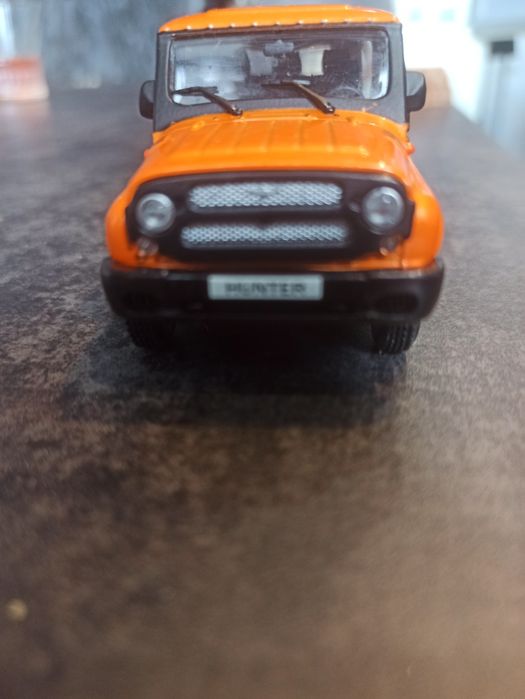Модель уаз hunter bauer 1:43