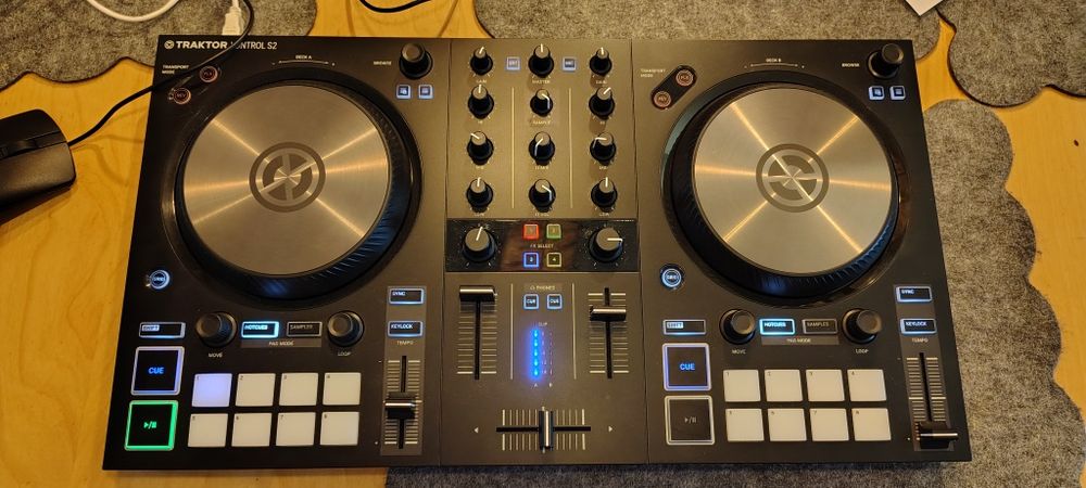 649Kontroler Native Instruments Traktor S2 MK3