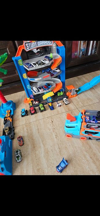 Figurki Super zinks i samochody  Hot wheels