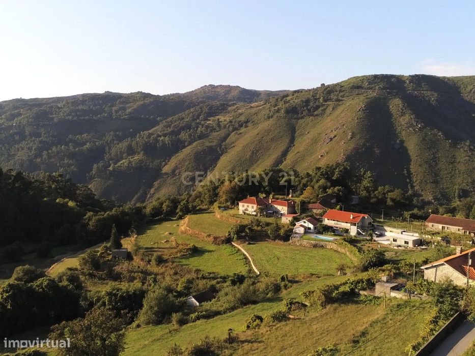 Magnífico Terreno com 600m2 no Coração do Gerês — Moimenta (Santo André), Braga