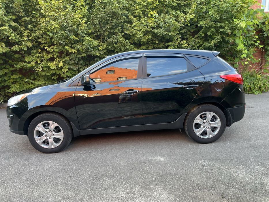 Hyundai  (Tucson ) 2011 2.0 бензин НЕ БИТ !