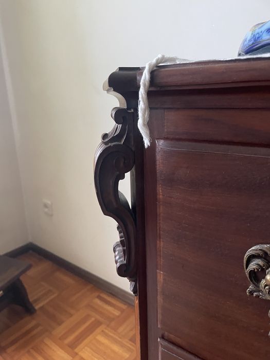 Comoda D Jose em madeira de vinhatico