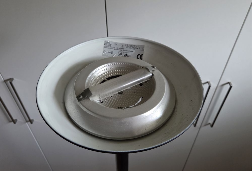 Candeeiro de Pé Alto