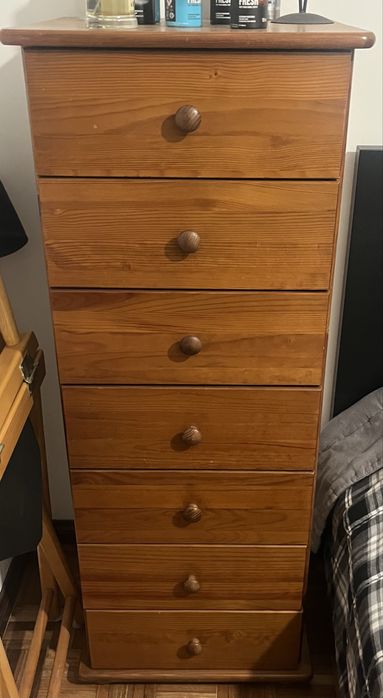 Camiseiro em madeira