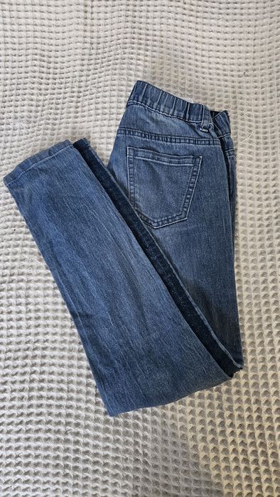 Spodnie jeans 146
