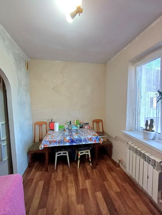 Продам 3-х комнатную " Чешку" 70 м2  НАМЫВ  Квадратный холл!!!