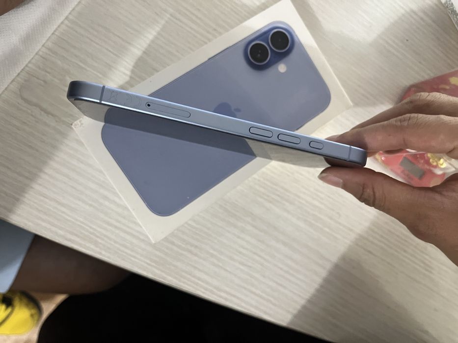 Iphone 17 (semi novo)