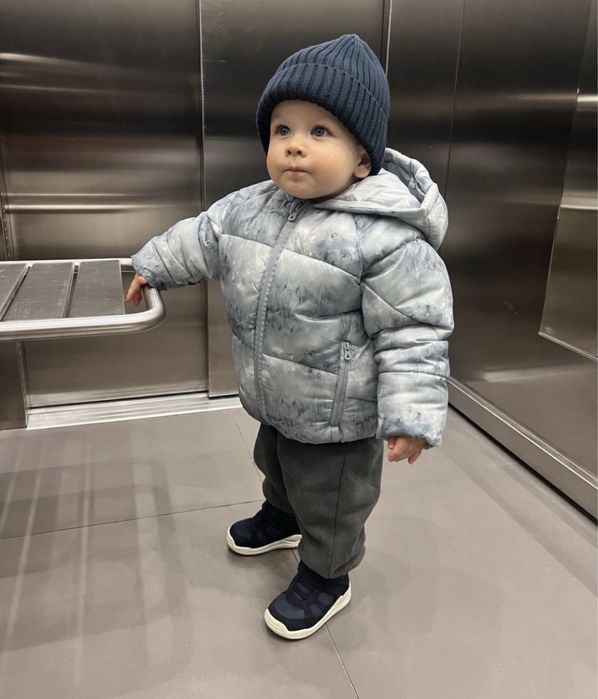 Стильна куртка від Zara . Пальто , пуховик .