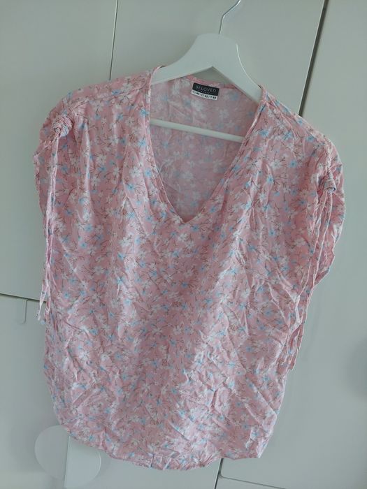 Bluzka w kwiaty 40