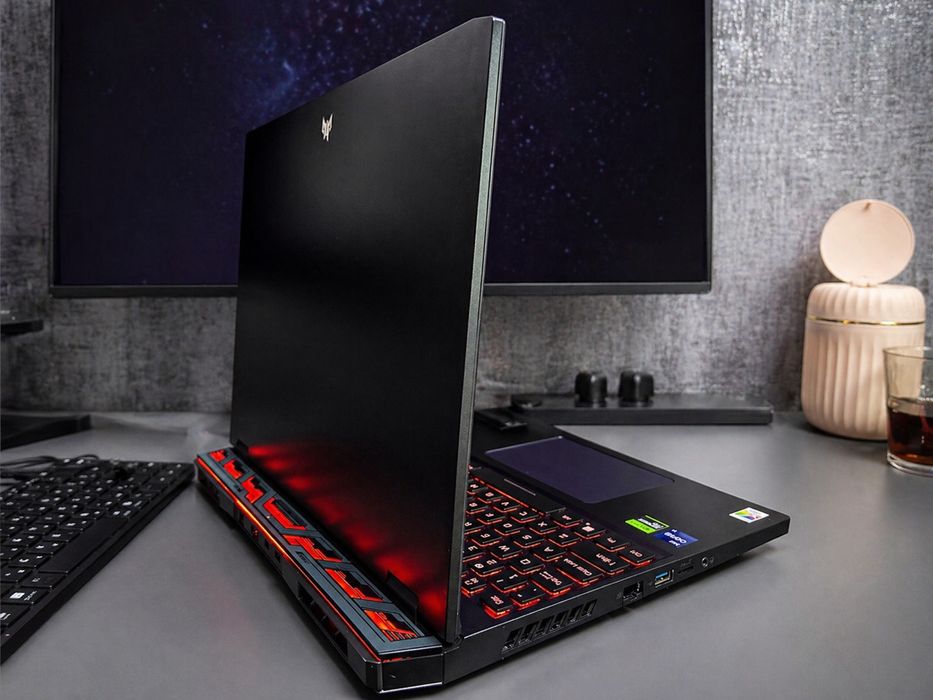 Ноутбук Acer Predator 16' QHD+ 250hz MiniLed Intel i9-13900HX RTX