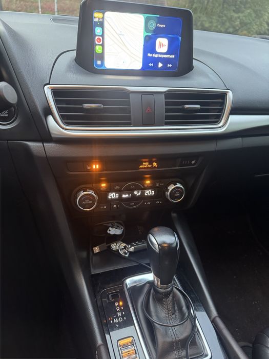 продам машину Mazda 3