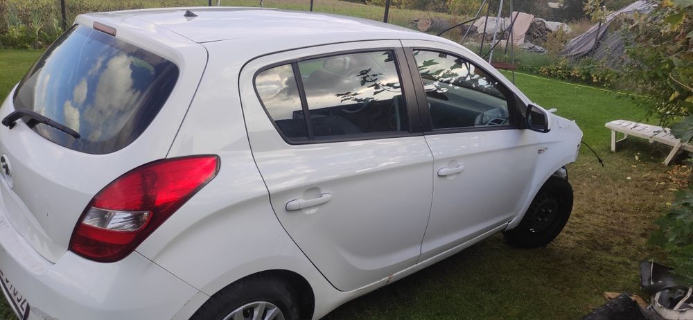Hyundai i20 drzwi kompletne