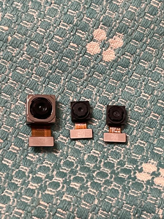 3 камери на редмі 13С