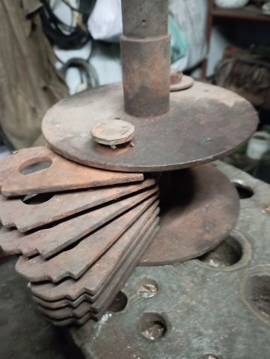 Продам на ДКУ готовый вал .