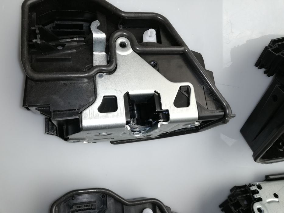Fechadura fechaduras trinco porta frente tras BMW SERIE 1 /3/5 (NOVAS)