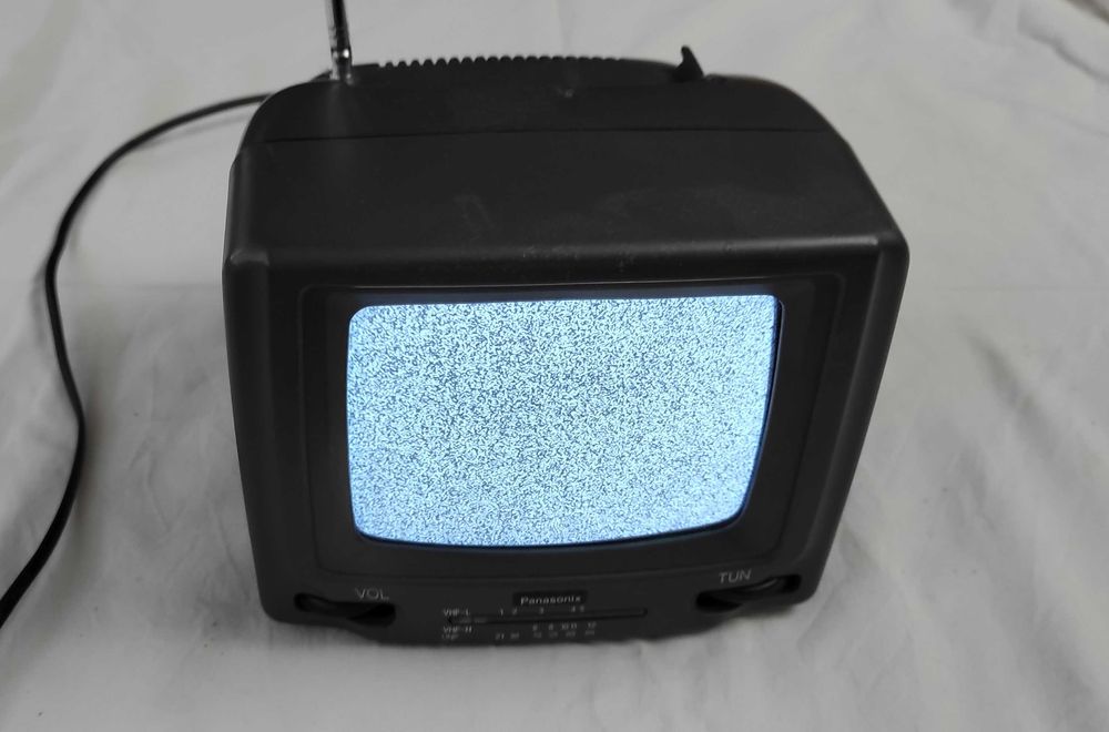 TV kineskopowy przenośny PanasonixXT-3781S dla kolekcjonera