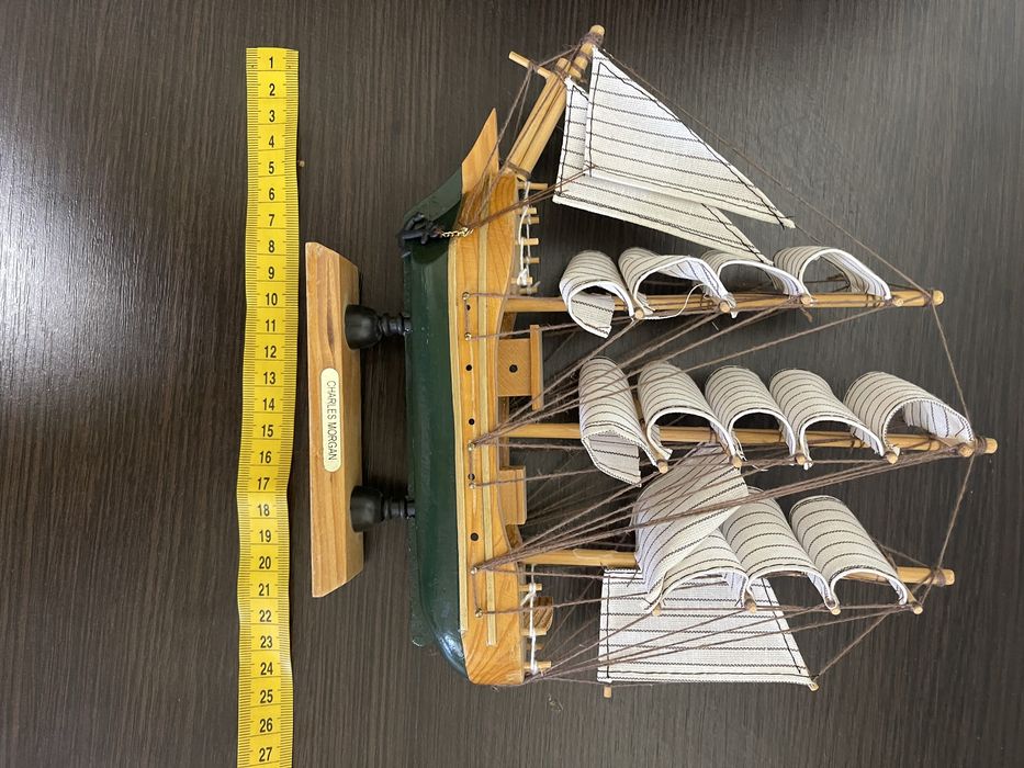 Вітрильник дерев‘яний трьохщогловий