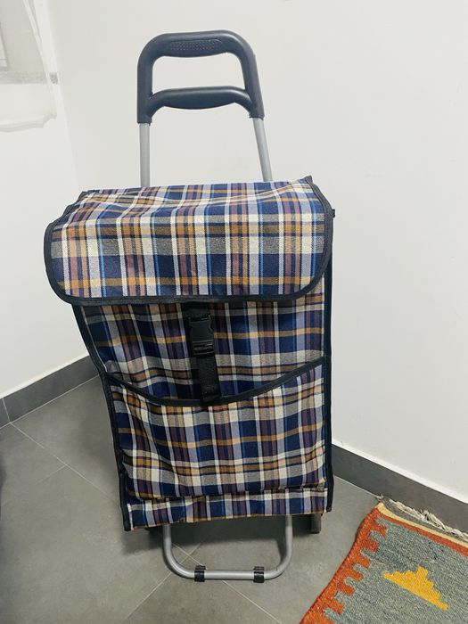 Carrinho de compras SOBE ESCADA