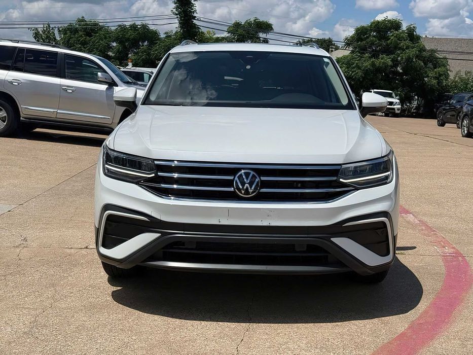 Volkswagen Tiguan SE      2023