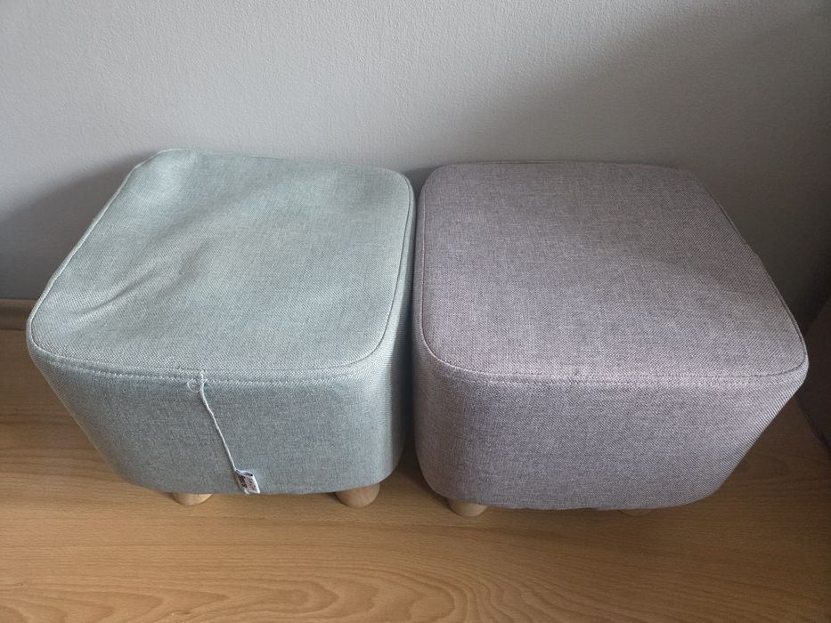 Małe wygodne pufy