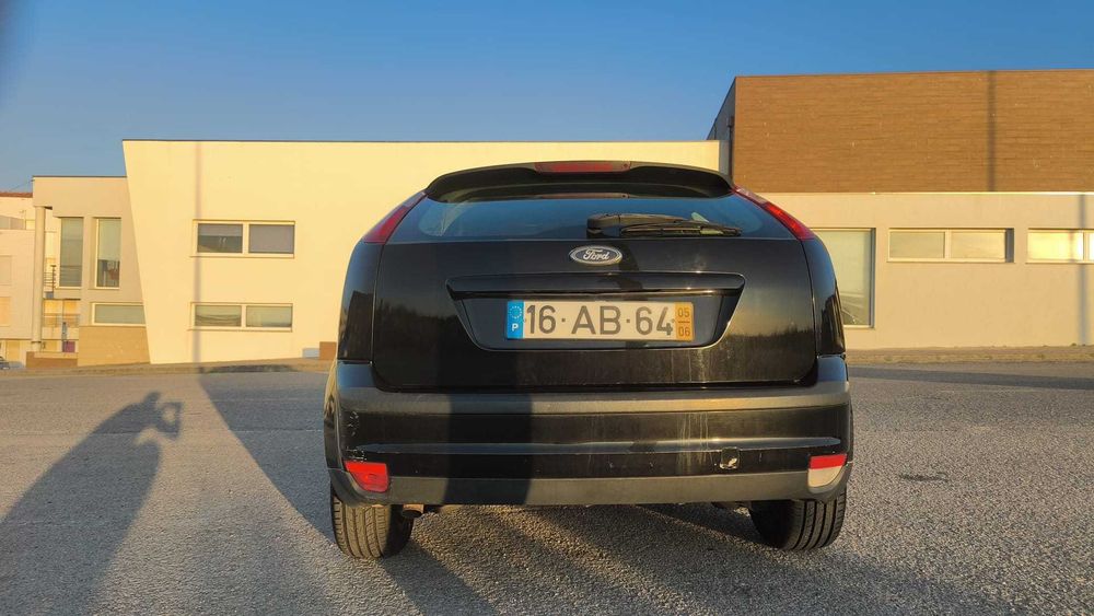 Ford Focus 1.6 TDCi Sedan 2005 — photo 4