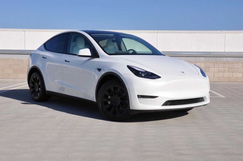 Tesla Model Y 2023 82.5 kWt