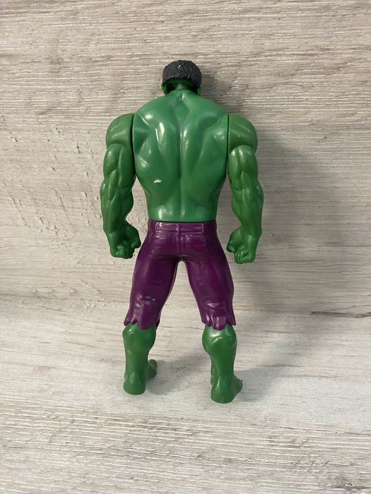 Figurka zielonego hulka