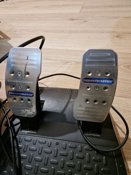 Kierownica thrustmaster t300 rs