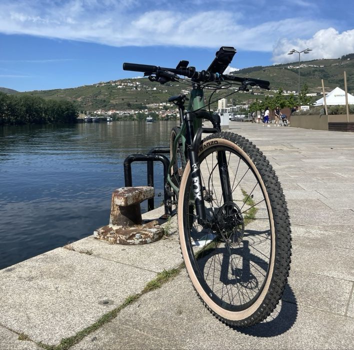 Vendo bicicleta Btt Berria Bravo em Carbono