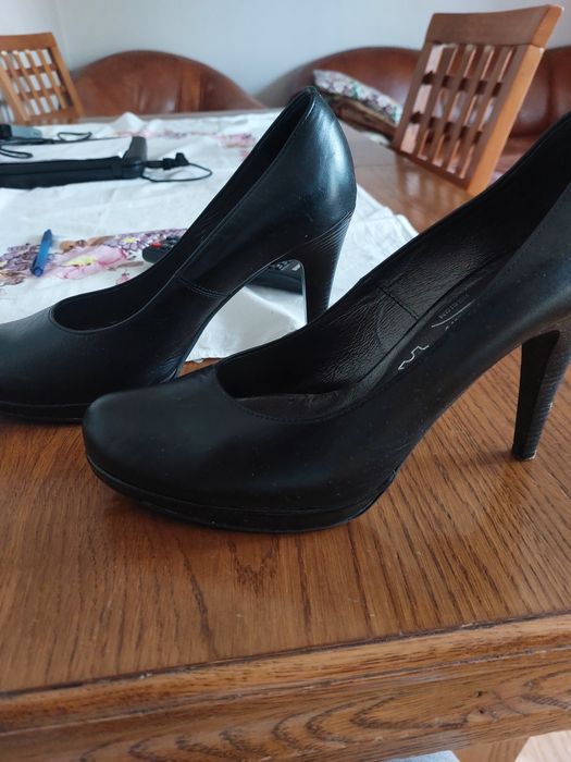 Czarne, matowe szpilki