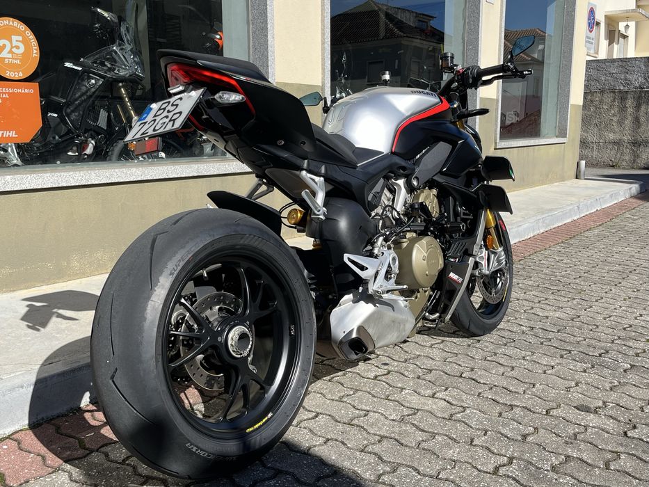 Ducati Streetfighter V4S