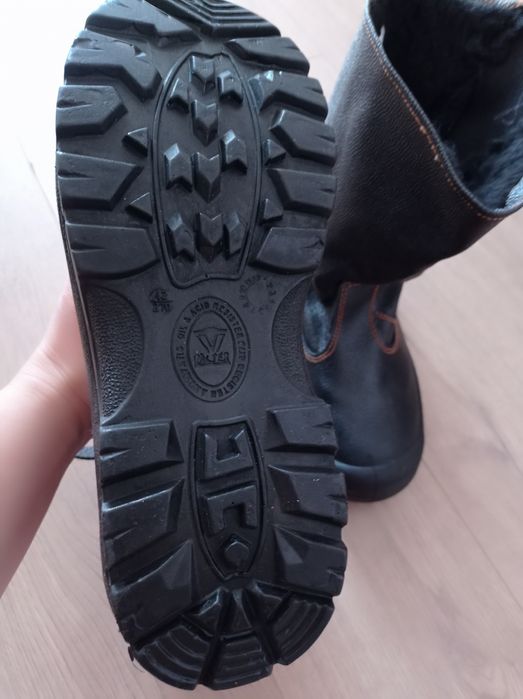 Робоче взуття зимове