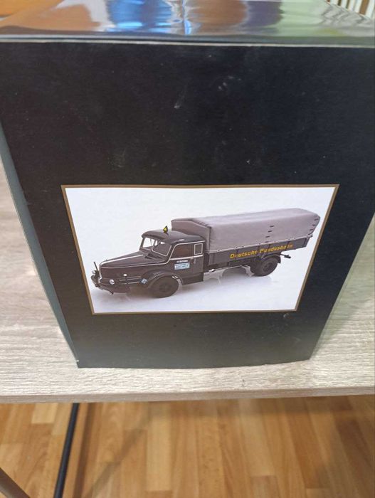 Модель автомобіля Road Kings 1:18 Krupp Titan SWL 80