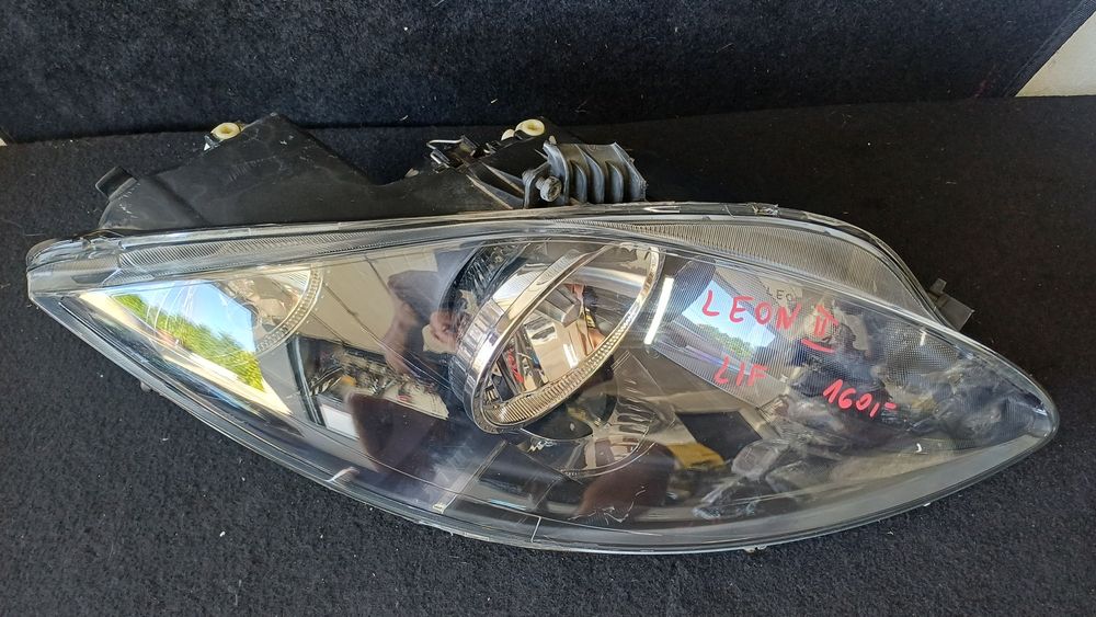 Lampa przednia prawa seat leon ll