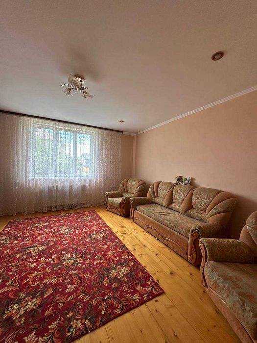 продаж великого будинку Крихівці