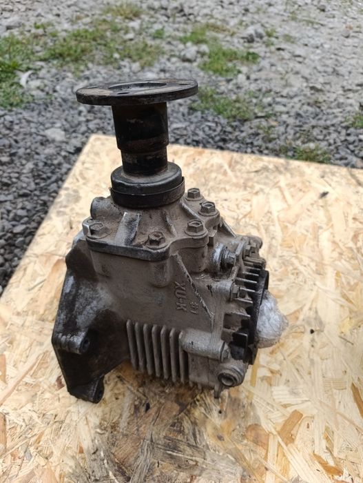 Роздатка КПП 2.0 2.5 QR20DE QR25DE Nissan X-trail t30