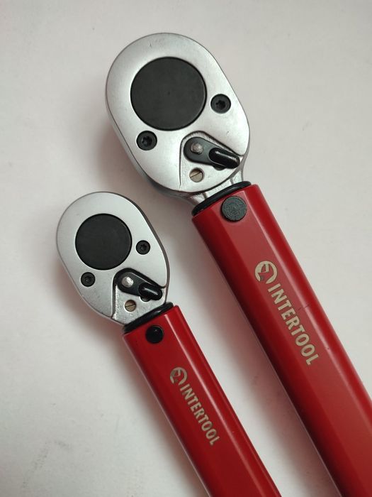 Динамометрический ключ  3/8 7-105 Nm. 1/2 - 28- 210 Nm  INTERTOOL