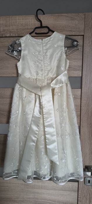 Sukienka kremowa 128