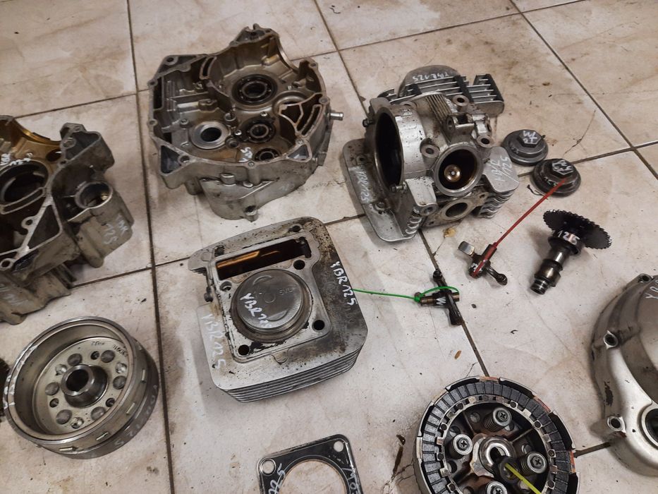 Yamaha YBR 125 silnik części wał głowica cylinder sprzęgło kapa skrzyń