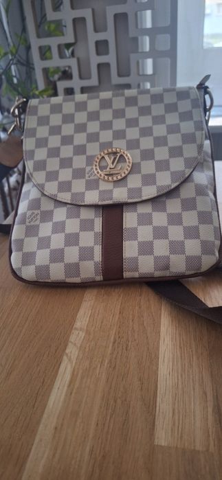 Torebka typu listonoszka LV