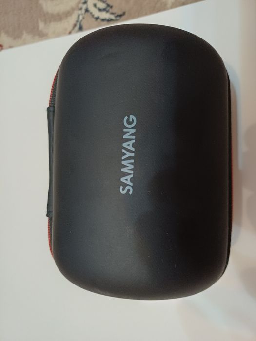 Об'єктив  Samyang AF 12/2  E
