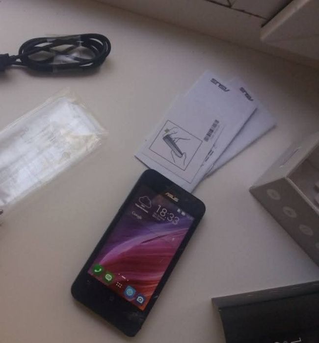 Asus Zenfone 4 (A400CGX) Black.