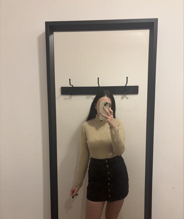 Beżowy golf rozmiar M